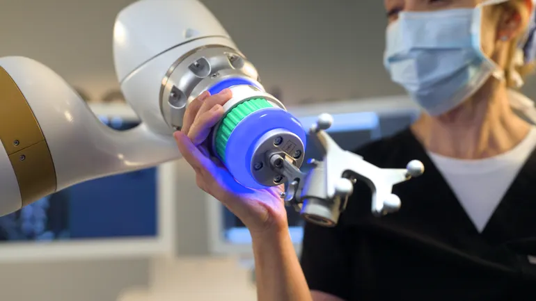 Enovis斥资1.55亿欧元收购eCential Robotics,布局骨科手术机器人